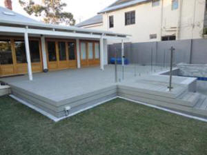 http://www.perthoutdoorinstallations.com.au/Dabs/glass-fence-1.jpg